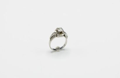 Solitaire ring in platinum gold (900/1000)...
