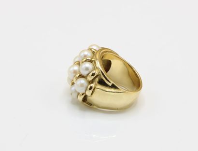 18K (750/1000) yellow gold signet ring set...