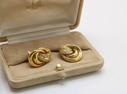 VAN CLEEF & ARPELS
Pair of ear clips in 18K...
