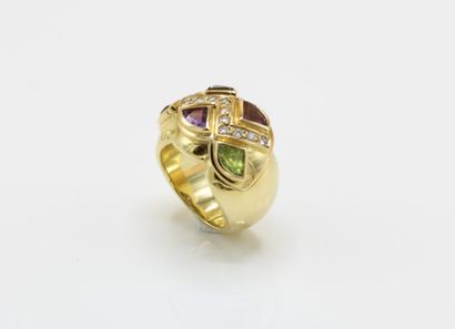 18K (750/1000) yellow gold ring set with...