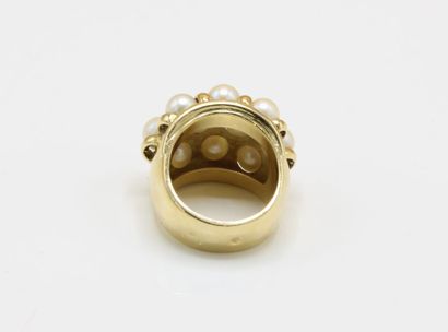 18K (750/1000) yellow gold signet ring set...