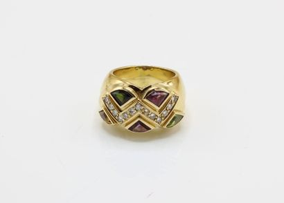 18K (750/1000) yellow gold ring set with...