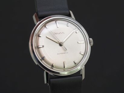 BULOVA
Montre de poignet en acier. Boitier...