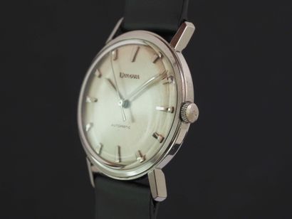 BULOVA
Montre de poignet en acier. Boitier...