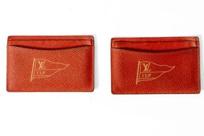 LOUIS VUITTON 
Paire de porte cartes pour...