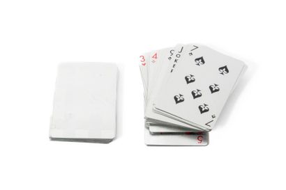 LOUIS VUITTON 
Deux paquets de jeux de cartes...