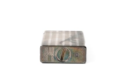 S.T DUPONT
Briquet à gaz en métal argenté...