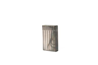 S.T DUPONT
Briquet à gaz en métal argenté...