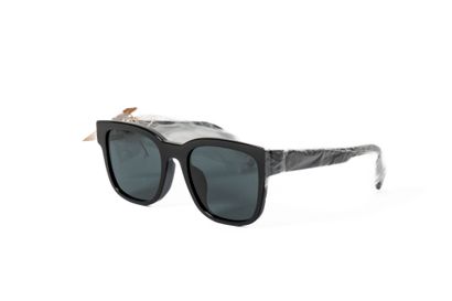 LOUIS VUITTON 
Paire de lunettes de soleil...
