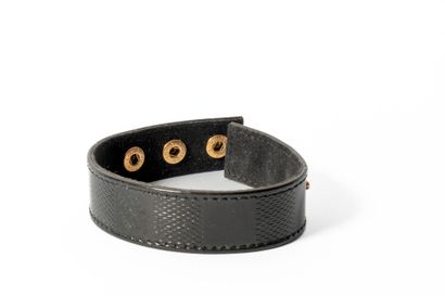 LOUIS VUITTON 
Bracelet en toile à damier...