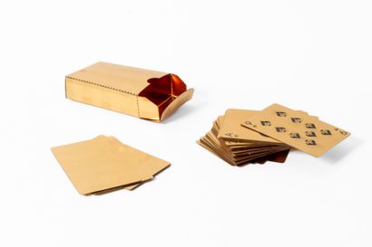 LOUIS VUITTON 
Deux paquets de jeux de cartes...