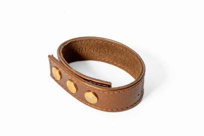 LOUIS VUITTON 
Bracelet en cuir vernis métallisé...