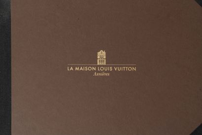 LOUIS VUITTON 
Documentation comprenant des...