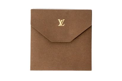 LOUIS VUITTON 
Documentation comprenant des...