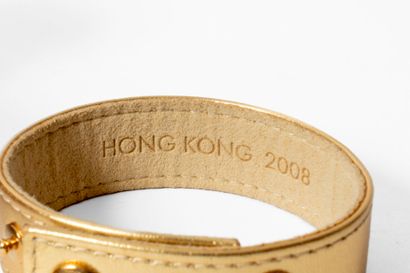 LOUIS VUITTON 
Bracelet en en cuir vernis...