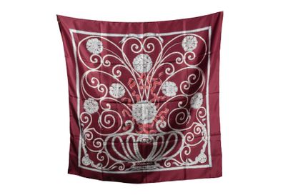 HERMES
Silk square.
Jouvence