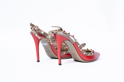 VALENTINO
Fuchsia pink and cream pump with...