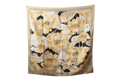 HERMES
Silk square.
Lotus flowers