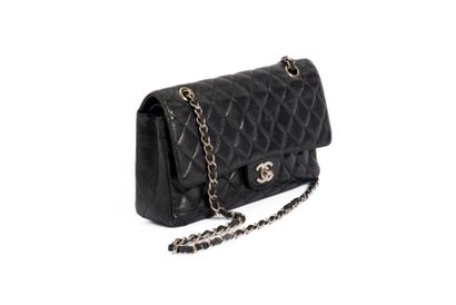 CHANEL 
Classic bag with 25 cm double flap....