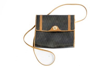 CHRISTIAN DIOR
Shoulder bag in coated canvas...