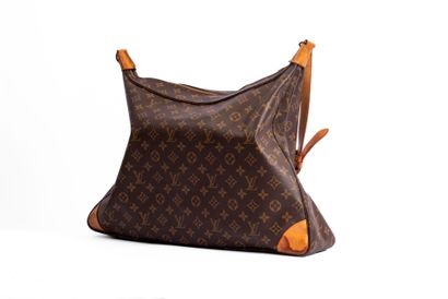 LOUIS VUITTON 
Boulogne shoulder bag, large...