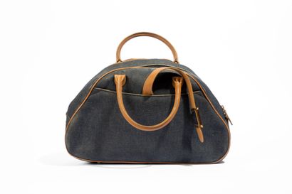 CHRISTIAN DIOR
Saddle Bowler bag in blue...