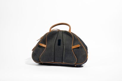 CHRISTIAN DIOR
Saddle Bowler bag in blue...