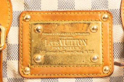 LOUIS VUITTON 
Berkeley