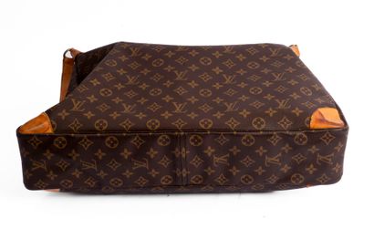 LOUIS VUITTON 
Boulogne shoulder bag, large...