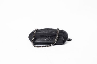 CHANEL
Mini tote in black caviar grain calfskin,...