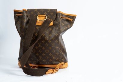 LOUIS VUITTON
Montsouris backpack in monogram...