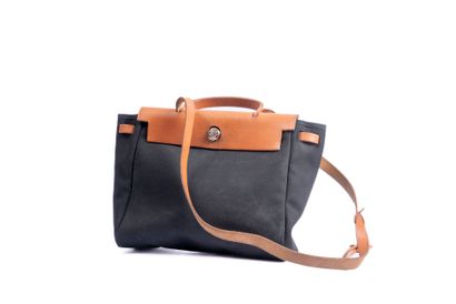 HERMES
Herbag in black canvas and natural...