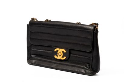CHANEL
Classic Jumbo bag in black caviar...