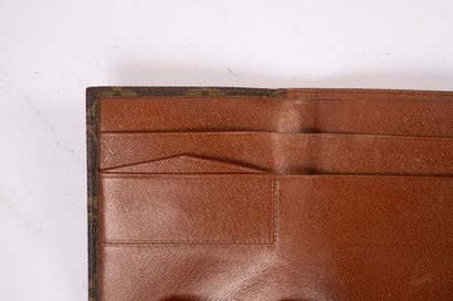 LOUIS VUITTON

Set of small leather goods...