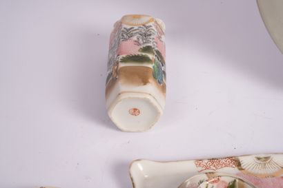 CHINA, 20th century
Reunion of enameled porcelain...
