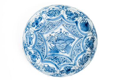 CHINA, Wanli period (1573-1620), Ming dynasty
Blue...