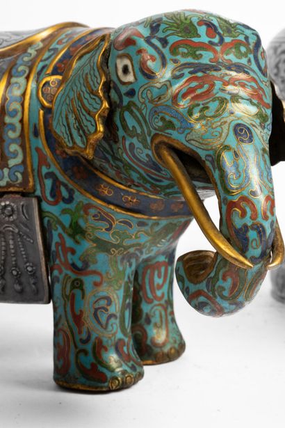 CHINA, late 19th-early 20th century
Cloisonné...