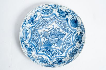 CHINA, Wanli period (1573-1620), Ming dynasty
Blue...