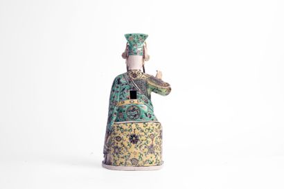 CHINA, 20th century
Enameled porcelain statuette...