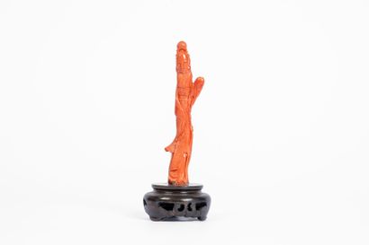 CHINA, 20th century
Carved coral subject...