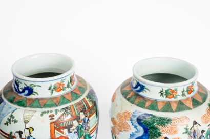CHINA, 19th century
Pair of covered porcelain...