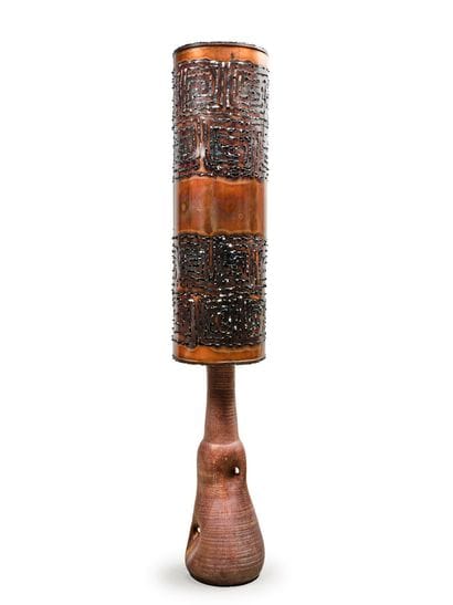 ACCOLAY
Floor lamp with a deformed baluster...