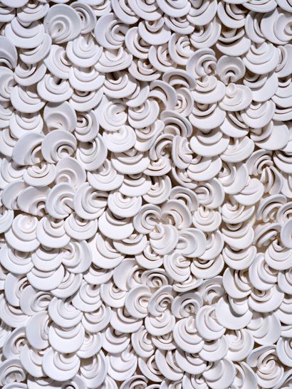 Marianna KAMSARI (XXIe)
White
Assemblage...