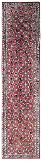VÉRAMINE Gallery Rug 
Iran. Mid-20th century.
Wool...
