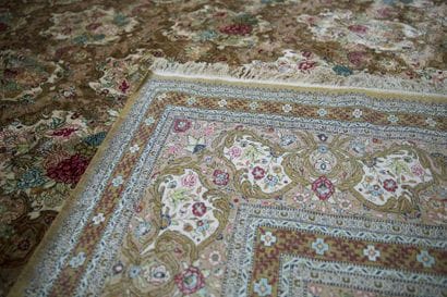 Très important et magnifique tapis GHOUM...
