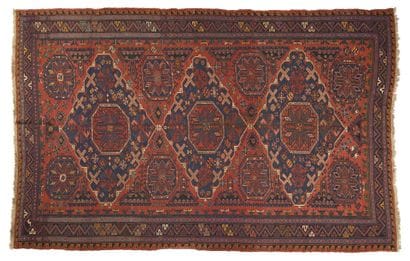 SOUMAK Rug 
Caucasus-Shirvan. Late 19th century.
Wool...