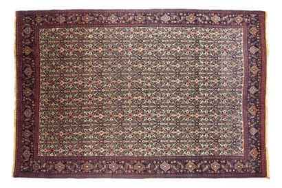 Tapis SENNEH sur chaines en soie dorées 
Perse....