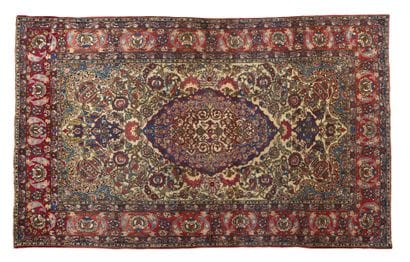 Fin et ancien tapis ISPAHAN 
Perse. 1 ère...