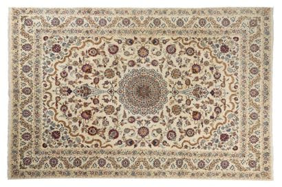 Tapis KACHAN 
Iran. Milieu du 20e siècle....