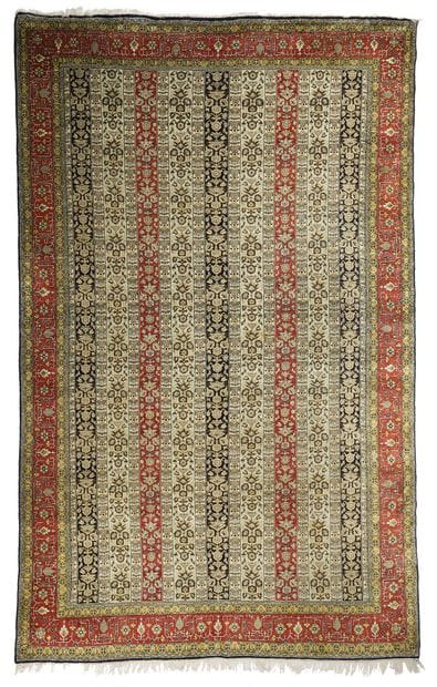 Original et fin tapis GHOUM en soie 
Iran....